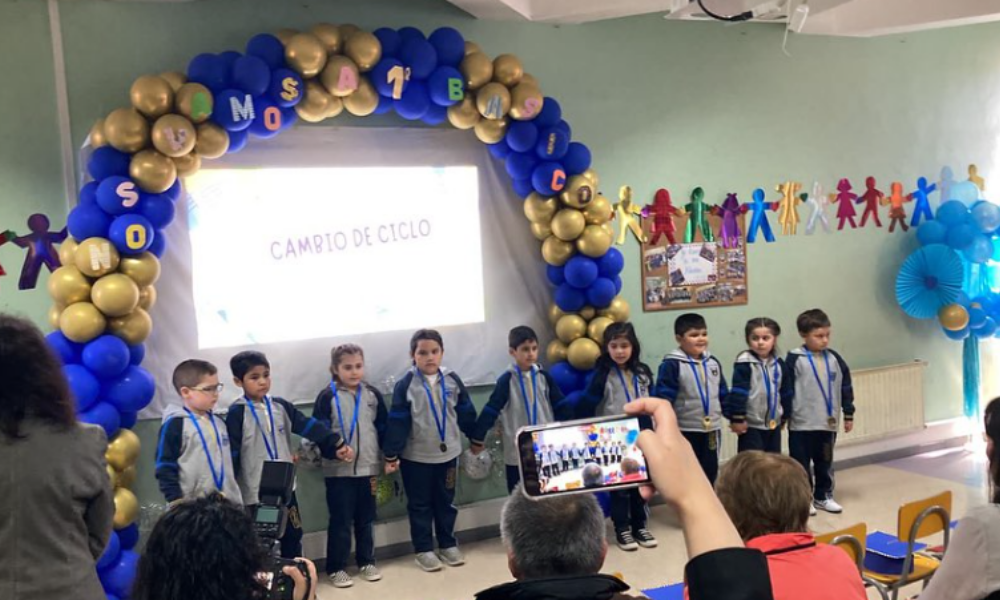 Cambio de ciclo Kinder Colegio bautista Concepción